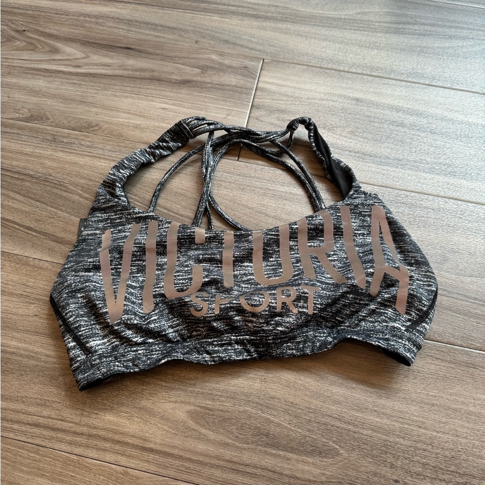 Victoria sport sports bra
